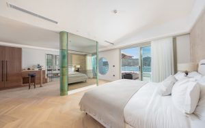 Penthouse Suite – Terrace | Spa Bathtub | Sea View – Yacht Classic Hotel - Luxury Penthouse Suite With Spa Bathroom
